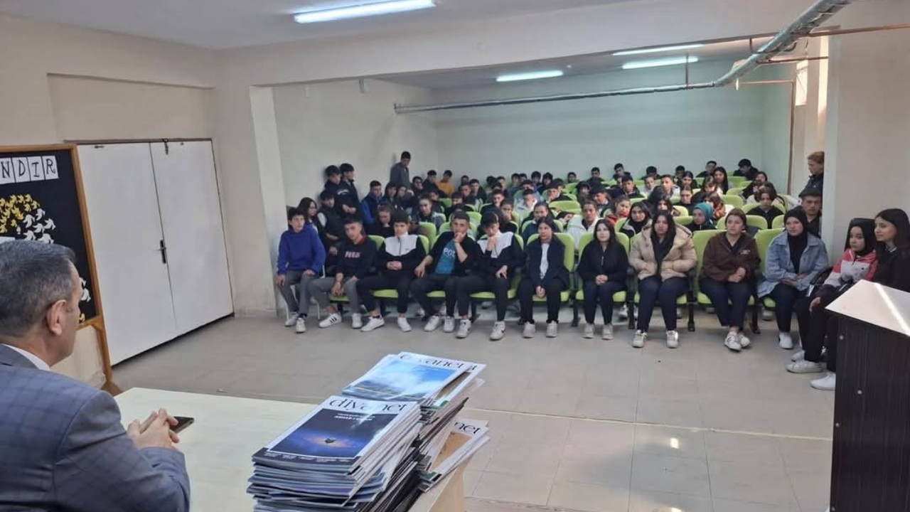Müftü Derviş Makas, İftarda Öğrencilerle Bir Araya Geldi