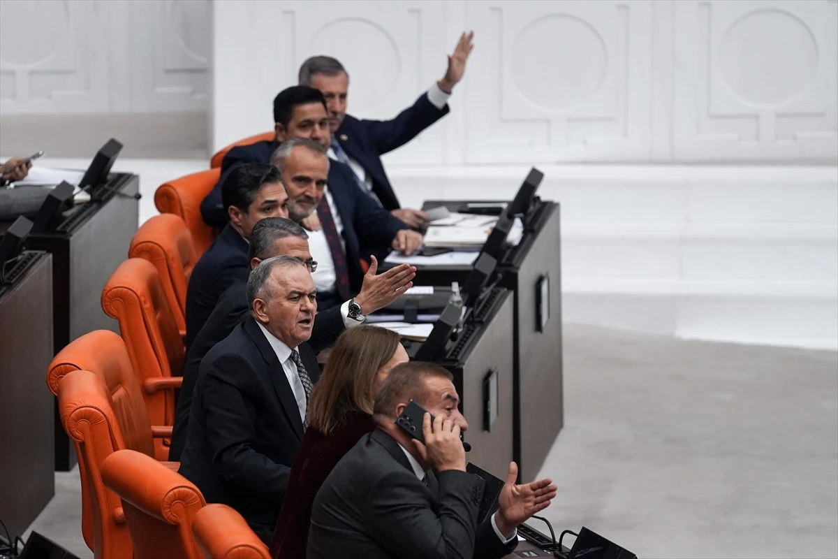 Meclis'te Kavga Çıktı: Emekli İkramiyesi Görüşülemedi - Sayfa 3