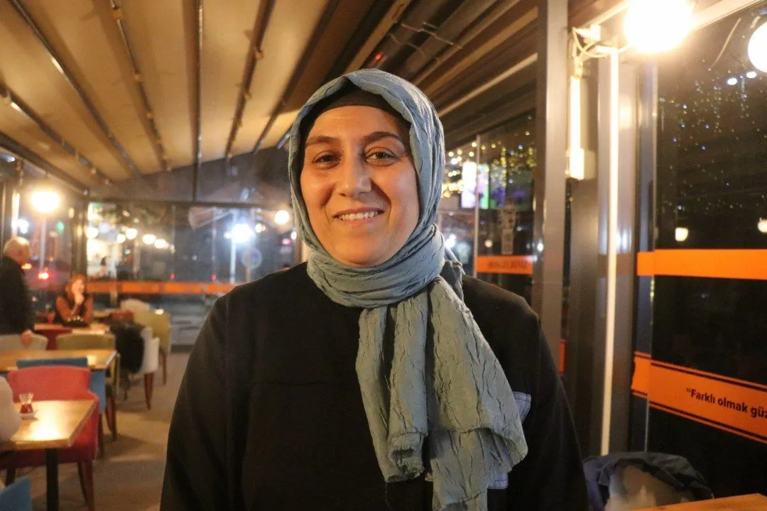 Gençler 'Enfgelsiz Kafe'de' Engelleri Aşıyor