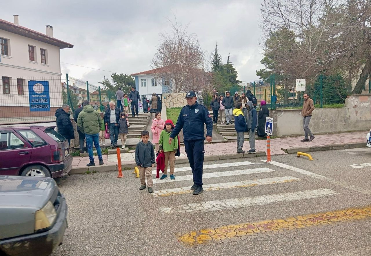 Taşköprü’de Zabıta Ekipleri Çocukların Güvenliğini Sağlıyor - Sayfa 2