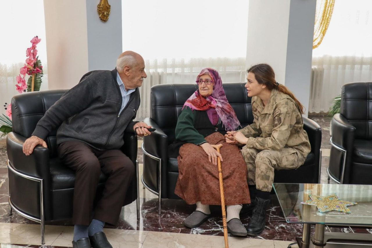 Elazığ’da Jandarma Ekipleri Huzurevi Sakinleriyle Buluştu - Sayfa 4
