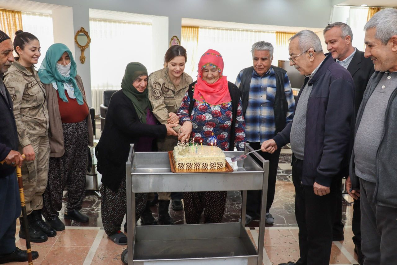 Elazığ’da Jandarma Ekipleri Huzurevi Sakinleriyle Buluştu - Sayfa 2