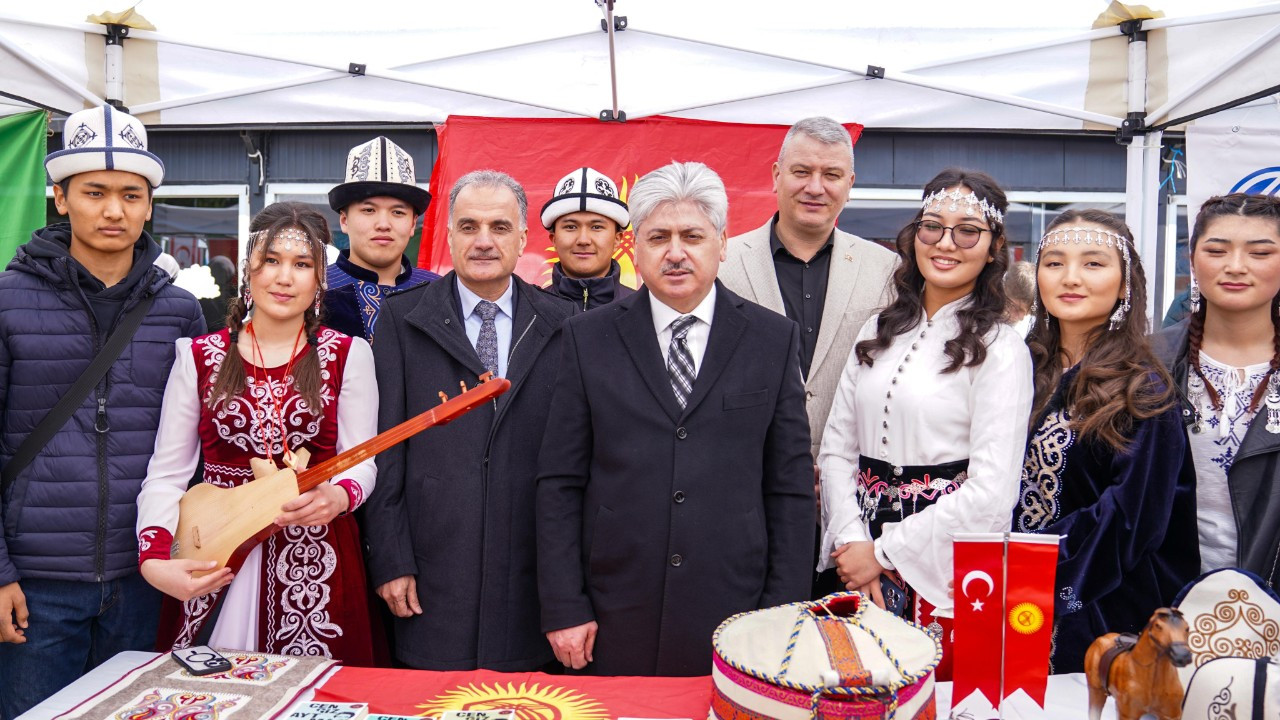 Sakarya Üniversitesi'nde Nevruz Coşkusu: Bahar Şenliğiyle Kutlandı!
