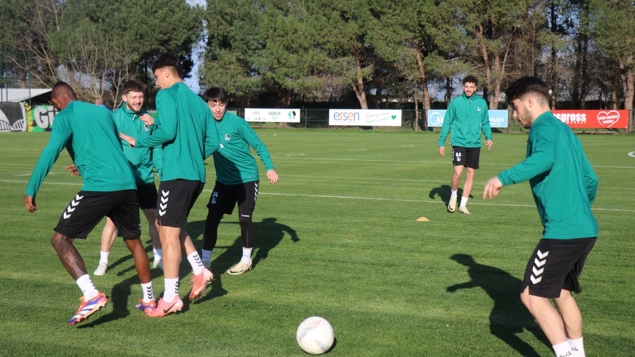 Sakaryaspor, Marmara Derbisine Hazırlanıyor! Kocaelispor Karşısında Kritik Maç!
