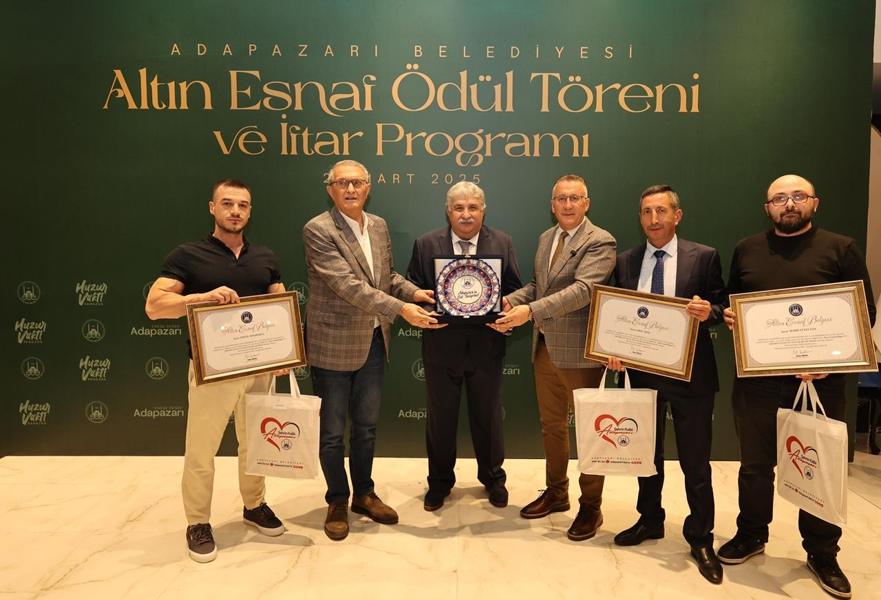Başkan Işıksu’dan Altın Esnafa Ödül: ‘Esnaf Mutlu Olursa, Adapazarı Mutlu Olur’" - Sayfa 10
