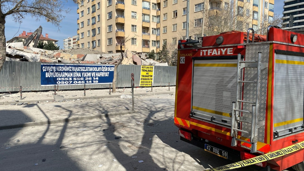 Konya’da Yıkım Sırasındaki 6 Katlı Bina Çöktü, O Anlar Kamerada