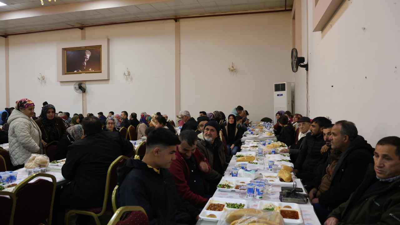 Feke’de 2 Bin Kişi Ramazan İftarında Bir Araya Geldi