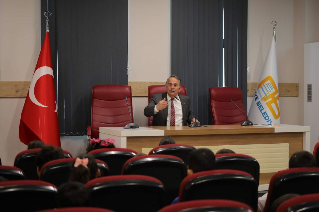 Arifiye İlkokulu Öğrencilerinden Başkan Karakullukçu'ya Ziyaret: Belediye Çalışmaları Öğrenildi! - Sayfa 4