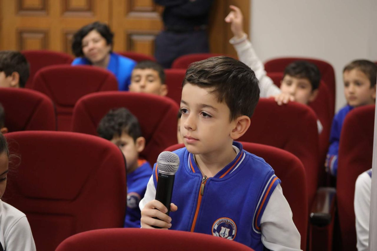 Arifiye İlkokulu Öğrencilerinden Başkan Karakullukçu'ya Ziyaret: Belediye Çalışmaları Öğrenildi! - Sayfa 3