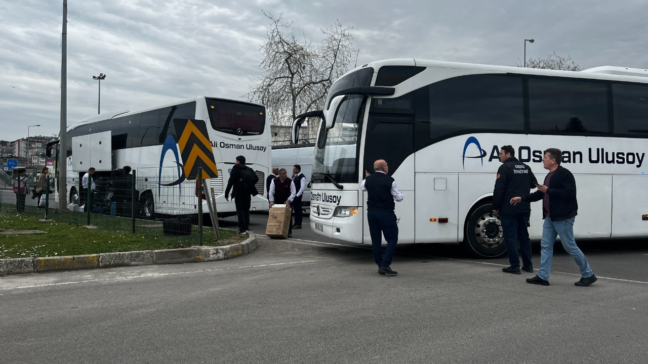 Ordu’da Yol Ortasında Kalan Otobüs Trafiği Aksattı