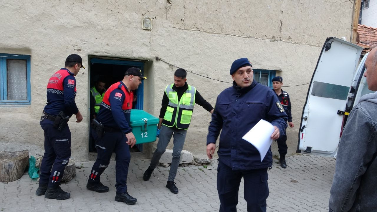 Kütahya’da Kan Donduran Cinayet: Eşini Ve İlişkisi Olduğunu İddia Ettiği Kişiyi Öldürdü - Sayfa 4