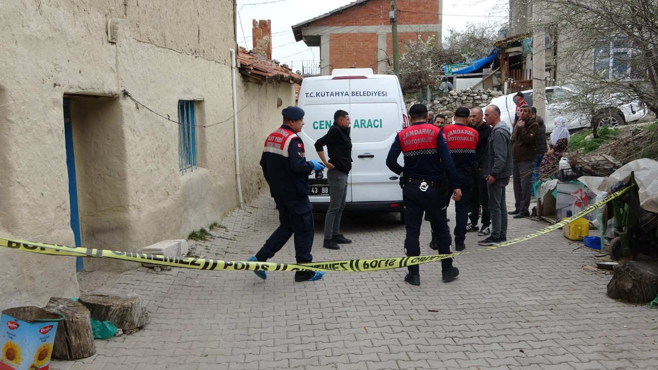 Kütahya’da Kan Donduran Cinayet: Eşini Ve İlişkisi Olduğunu İddia Ettiği Kişiyi Öldürdü