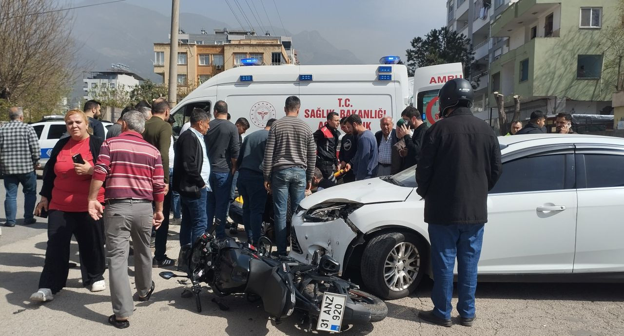 Hatay’da Otomobille Çarpışan Motosiklet Sürücüsü Yaralandı - Sayfa 1