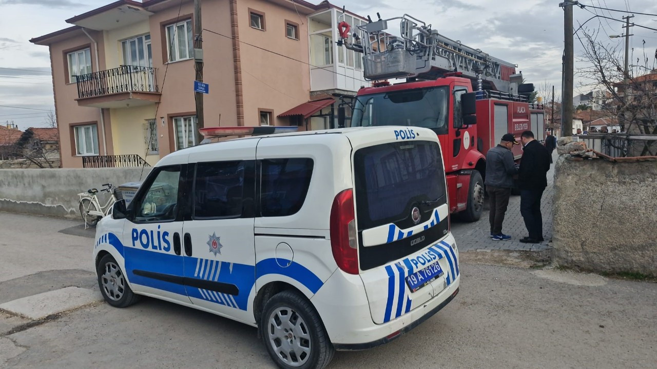 Çorum’da Kömürlük Yangını Korkuttu, Binalara Sıçramadan Söndürüldü