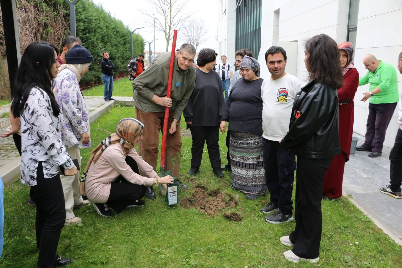 Orman Haftası’nda Anlamlı Etkinlik: Fidanlar Engelsiz Ellerle Toprakla Buluştu - Sayfa 7
