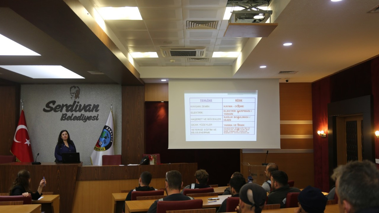 Serdivan Belediyesi Personeline İş Sağlığı Ve Güvenliği Eğitimi