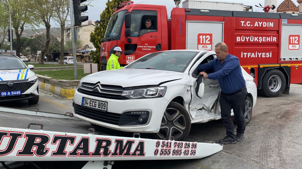 Aydın’da Kavşakta Otomobiller Çarpıştı: 1 Kişi Yaralandı