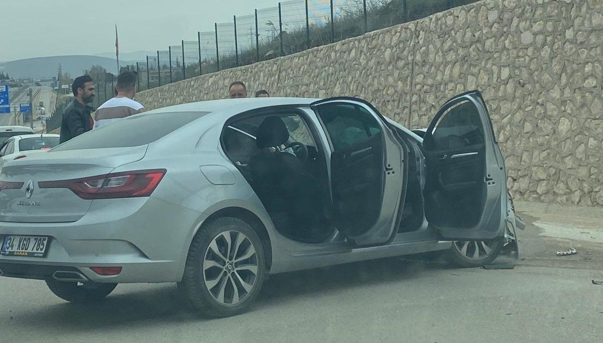 Bilecik’te İki Otomobil Çarpıştı: 4 Kişi Yaralandı - Sayfa 3