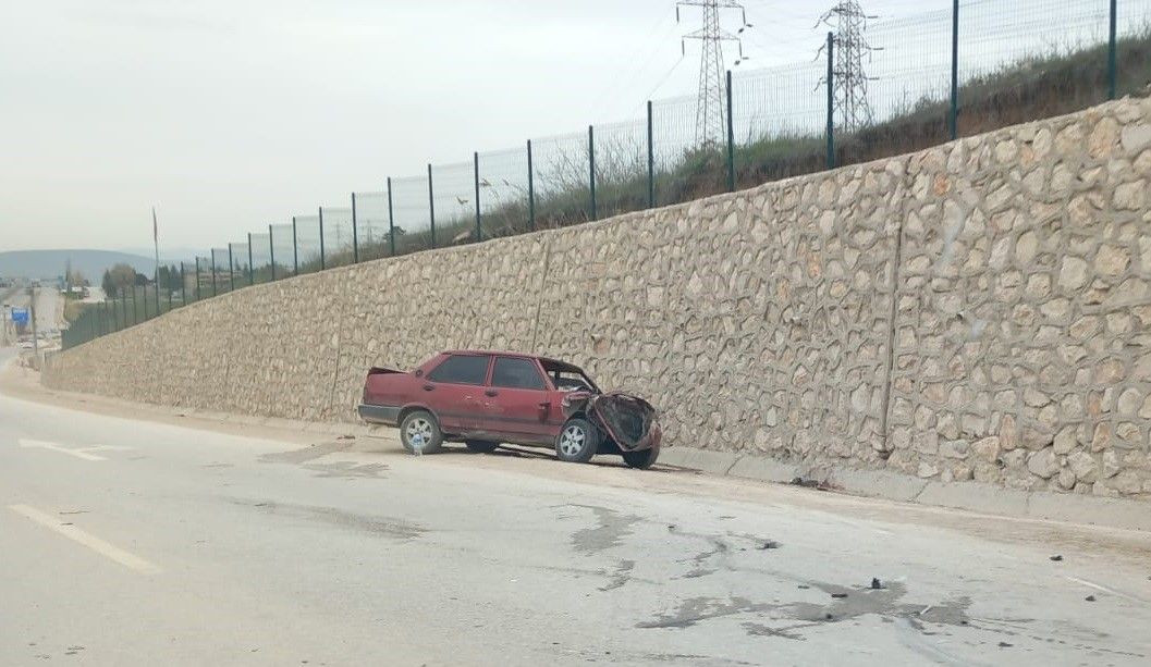 Bilecik’te İki Otomobil Çarpıştı: 4 Kişi Yaralandı - Sayfa 1