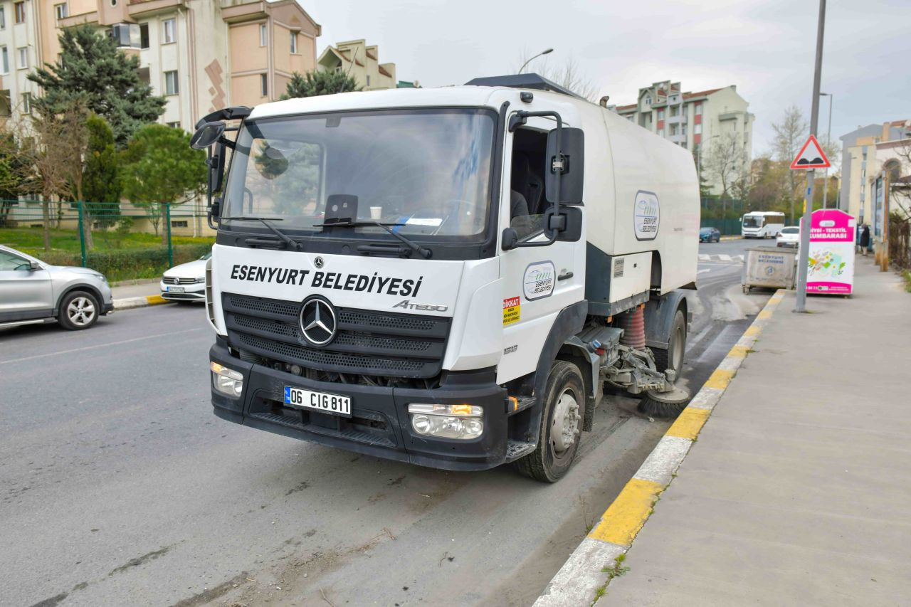 Esenyurt’ta Bayram Temizliği Tamamlandı: Sokaklar Pırıl Pırıl - Sayfa 1