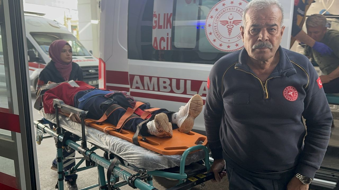 Adıyaman’da Hafif Ticari Araç Şarampole Yuvarlandı: 5 Yaralı - Sayfa 3