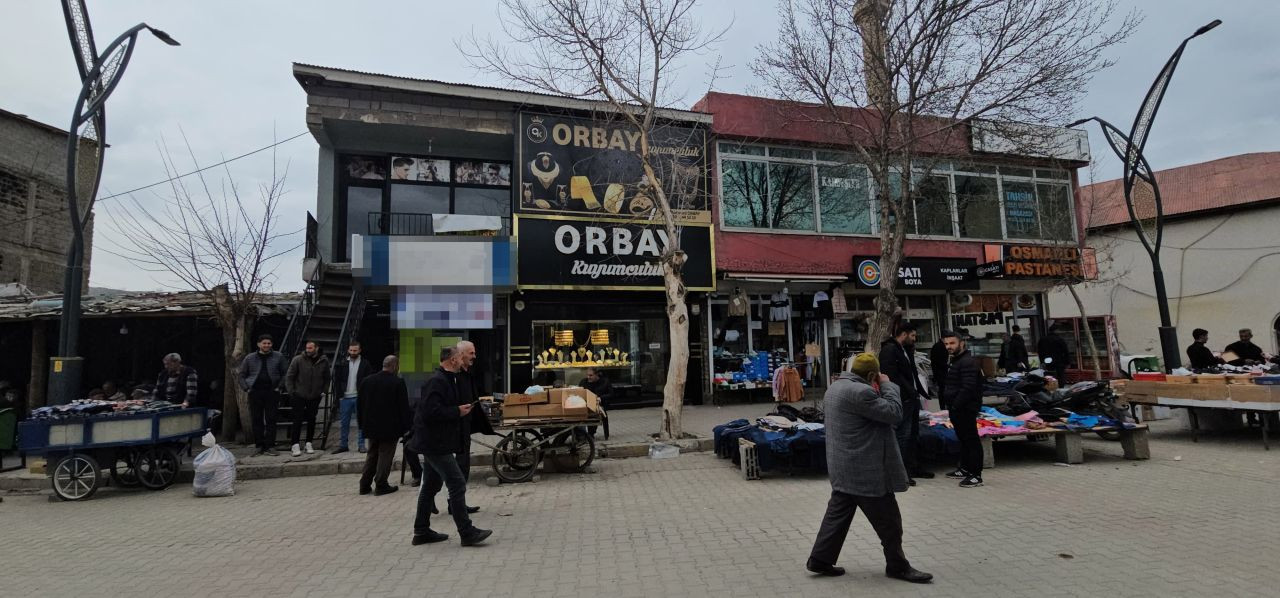 Muş’ta Kaçan İnek Çarşıyı Birbirine Kattı, O Anlar Kamerada - Sayfa 3