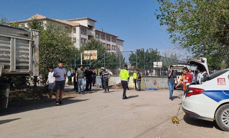 Adana'da Okul Çıkışı Feci Kaza: 11 Yaşındaki Gazel Hayatını Kaybetti - Sayfa 1