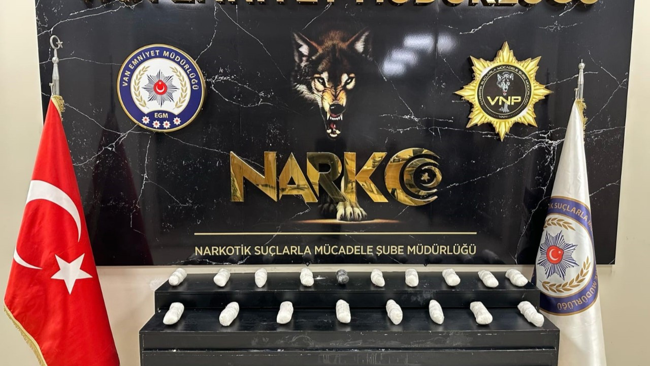 Van’da Otomobilde 8 Kilo 700 Gram Metamfetamin Ele Geçirildi
