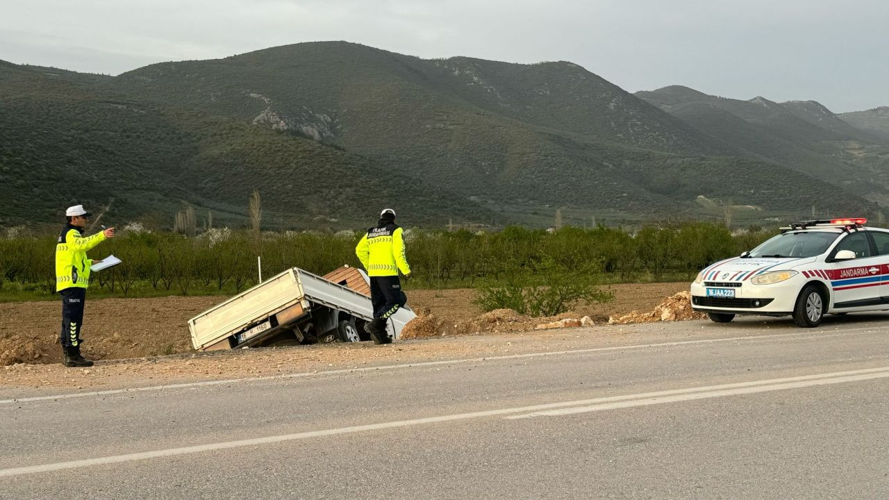 Bursa’da Kamyonet Şarampole Uçtu: Sürücü Yaralı - Sayfa 2