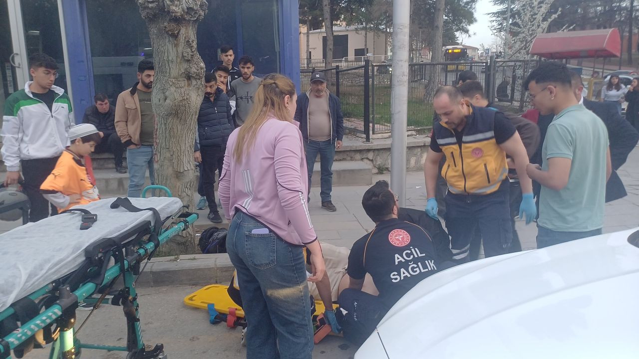 Çorum’da Otomobil İle Motosiklet Çarpıştı: 20 Yaşındaki Sürücü Yaralandı - Sayfa 4