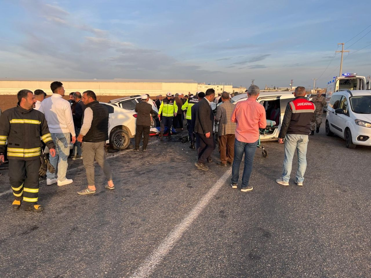 Diyarbakır'da Taziye Dönüşü Zincirleme Kaza: 3 Ölü, 4 Yaralı - Sayfa 1