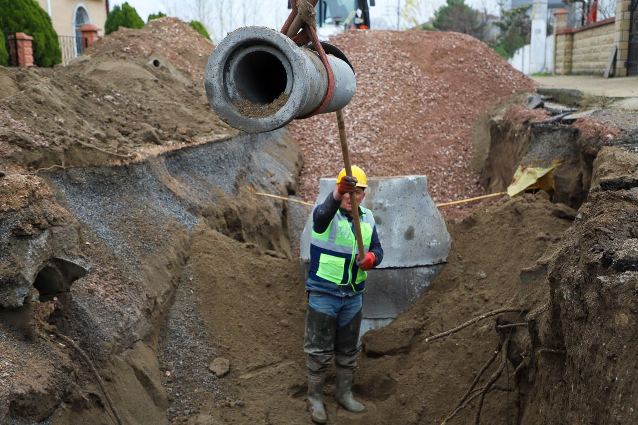 Söğütlü'de Altyapı Devrimi: 25 Kilometrelik Büyük Proje Hızla İlerliyor! - Sayfa 1