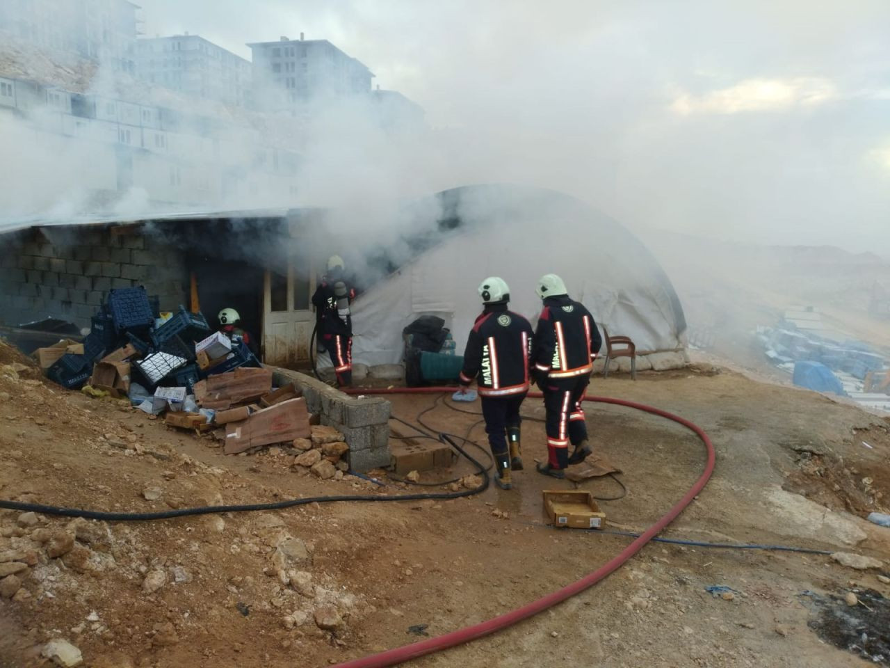 Malatya’da Şantiye Yemekhanesinde Çıkan Yangın Korkuttu - Sayfa 1