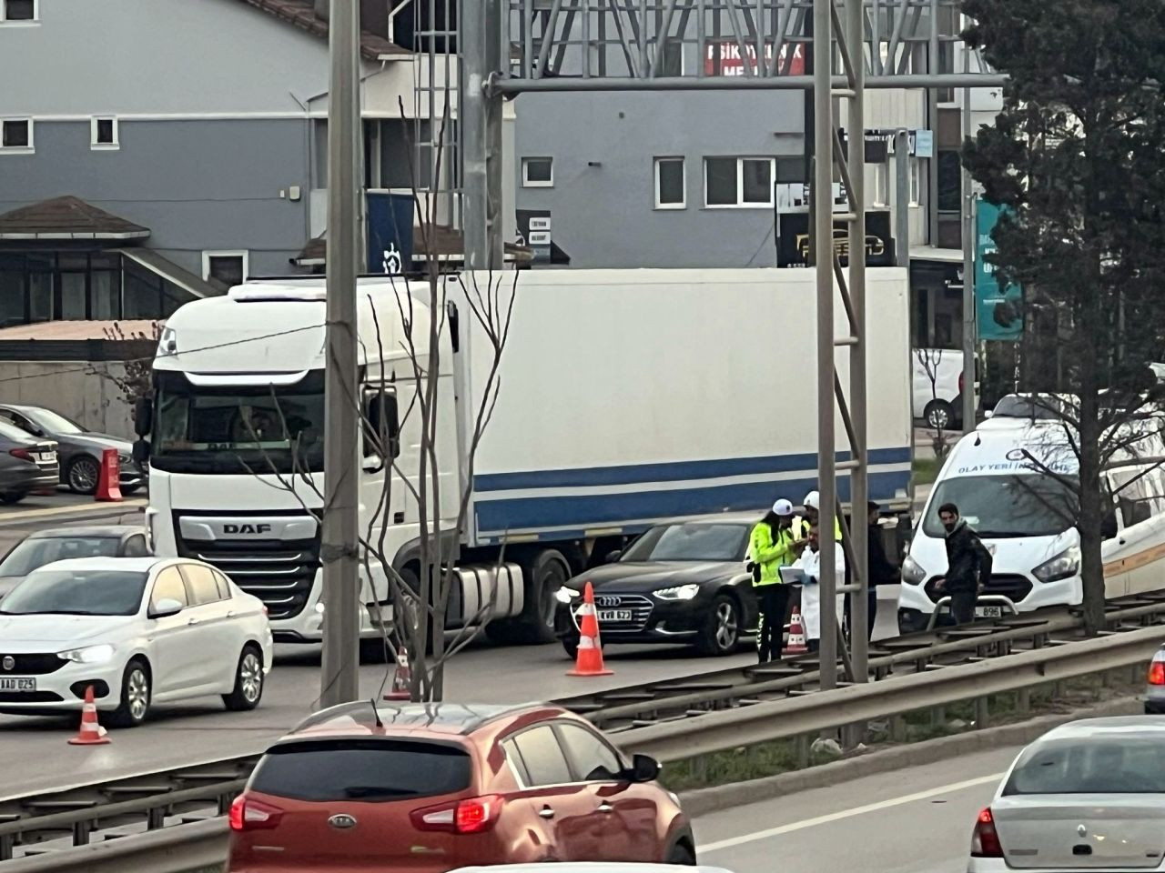 Kocaeli D-100'de Tırın Altında Kalan 16 Yaşındaki Genç Hayatını Kaybetti - Sayfa 5