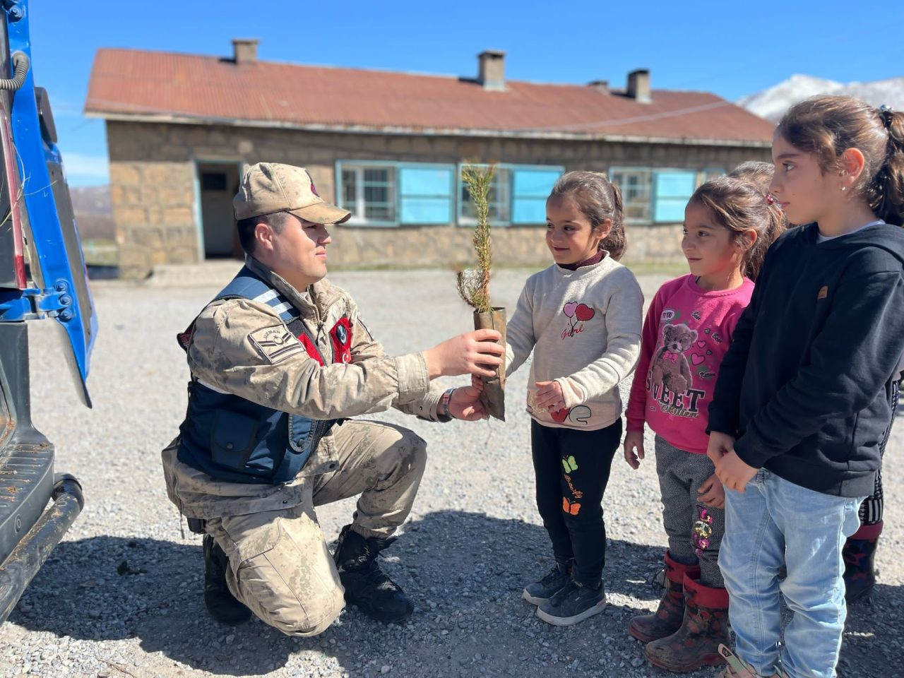 Bitlis’te Jandarma Ve Öğrenciler El Ele Fidan Dikti - Sayfa 3