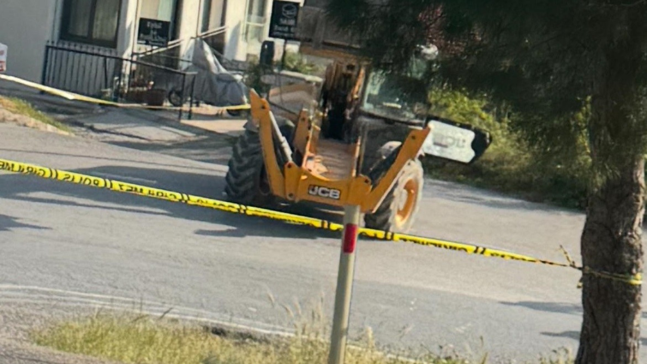 Çeşme’de Kepçe Operatörüne Silahlı Saldırı: Saldırgan Kaçtı