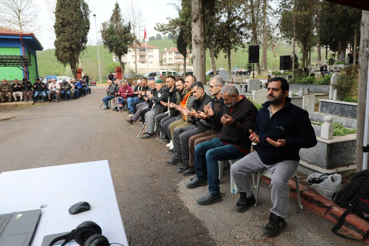 Ferizli’de Arefe Günü Geleneksel Kuran Tilaveti ve Dua Programı Gerçekleşti - Sayfa 6