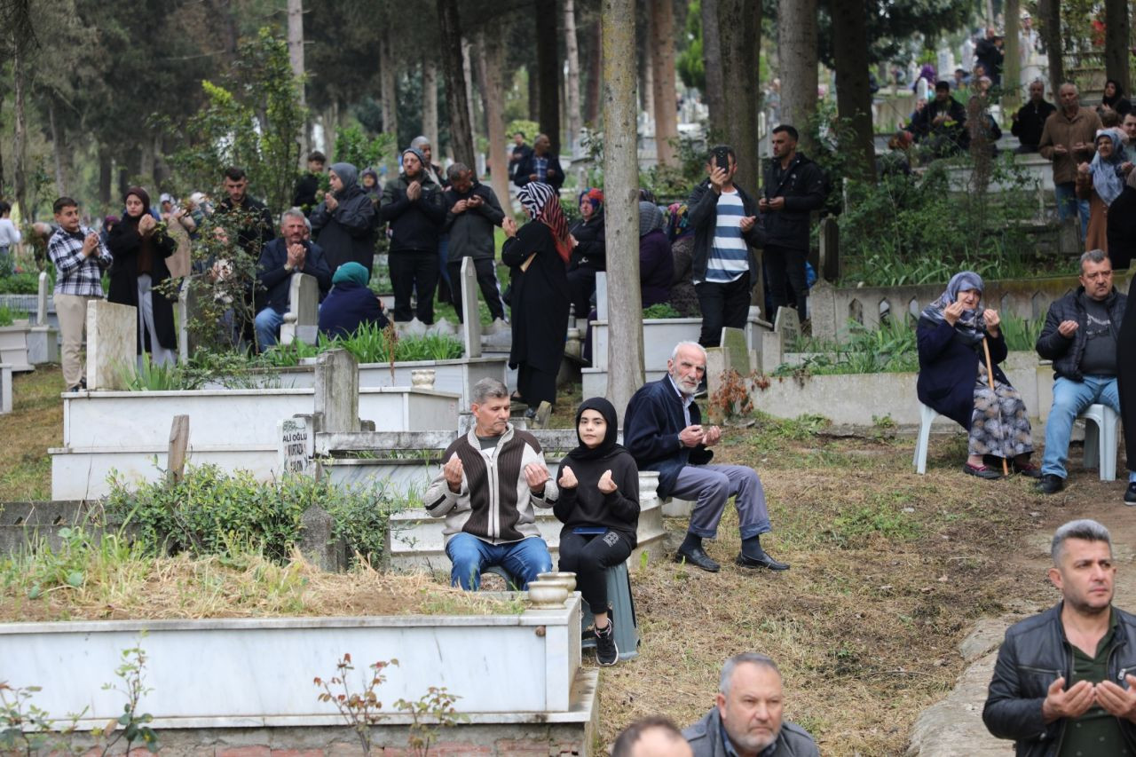 Ferizli’de Arefe Günü Geleneksel Kuran Tilaveti ve Dua Programı Gerçekleşti - Sayfa 5