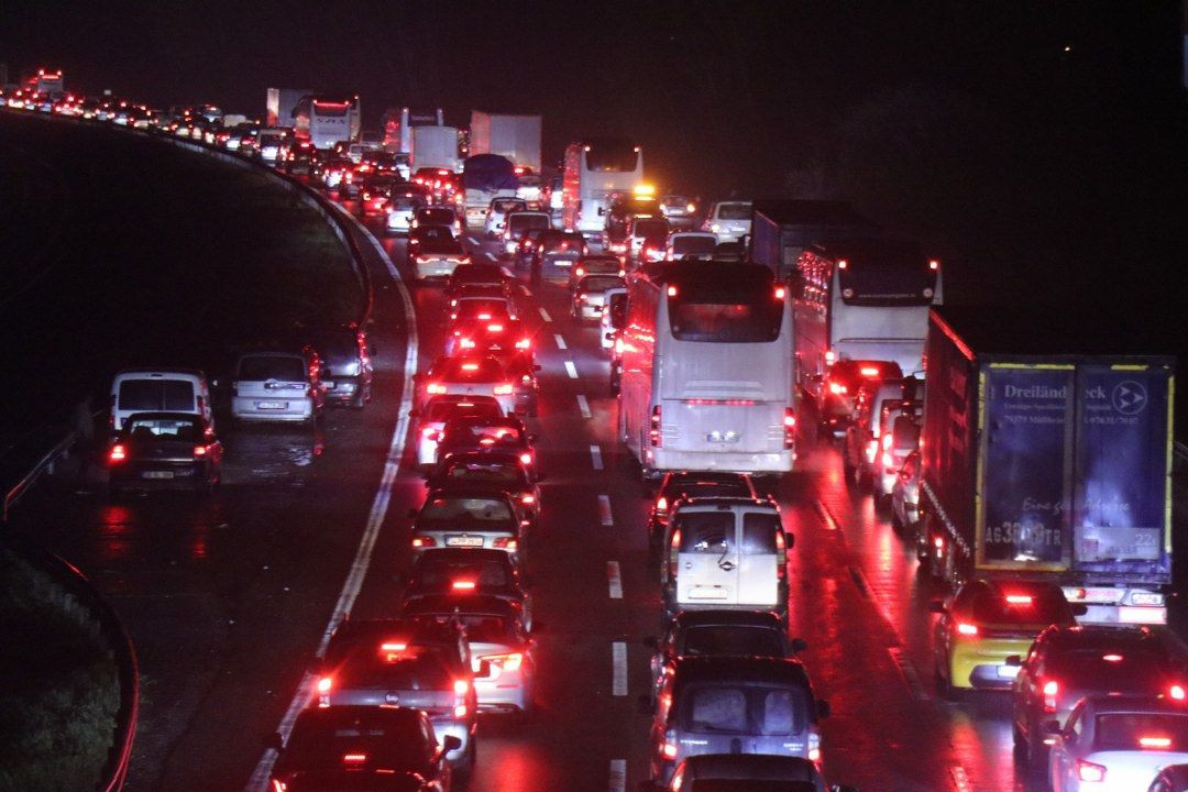 Ramazan Bayramı Tatilinde Otoyollarda Yoğunluk: Sakarya Geçişi Felç Oldu! - Sayfa 6