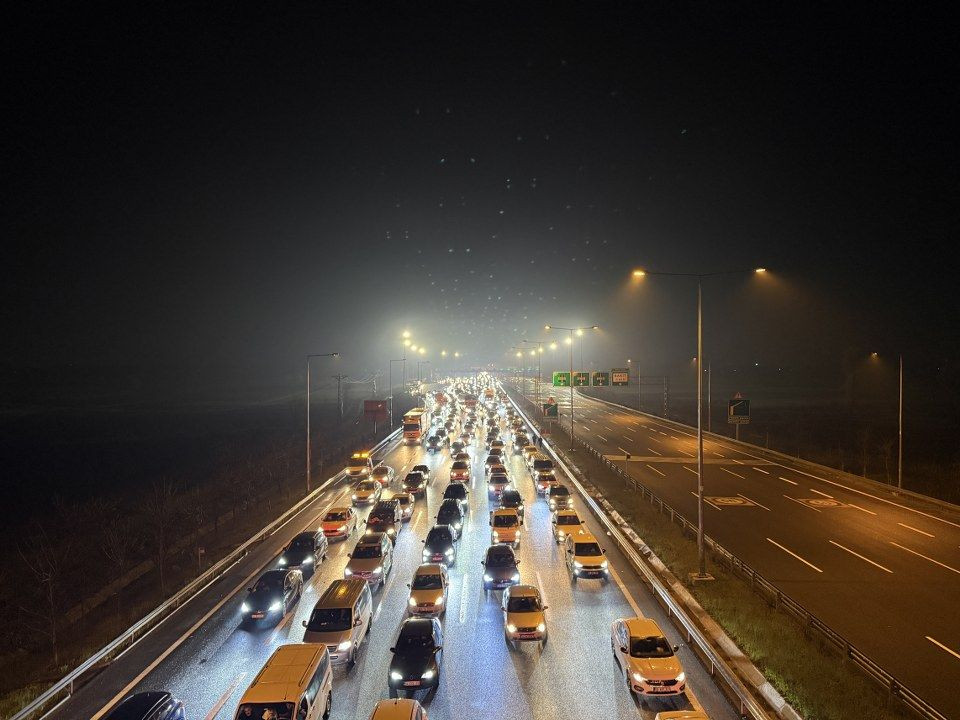 Ramazan Bayramı Tatilinde Otoyollarda Yoğunluk: Sakarya Geçişi Felç Oldu! - Sayfa 7