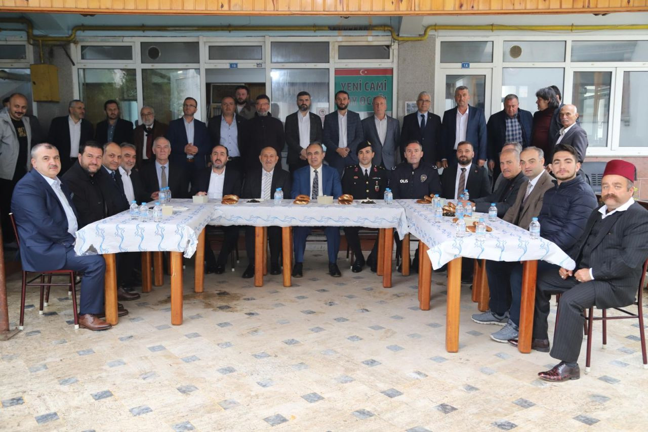 Hendek'te Bayram Sevinci: Protokol, Huzurevi Sakinleri ve Hastaları Unutmadı! - Sayfa 6