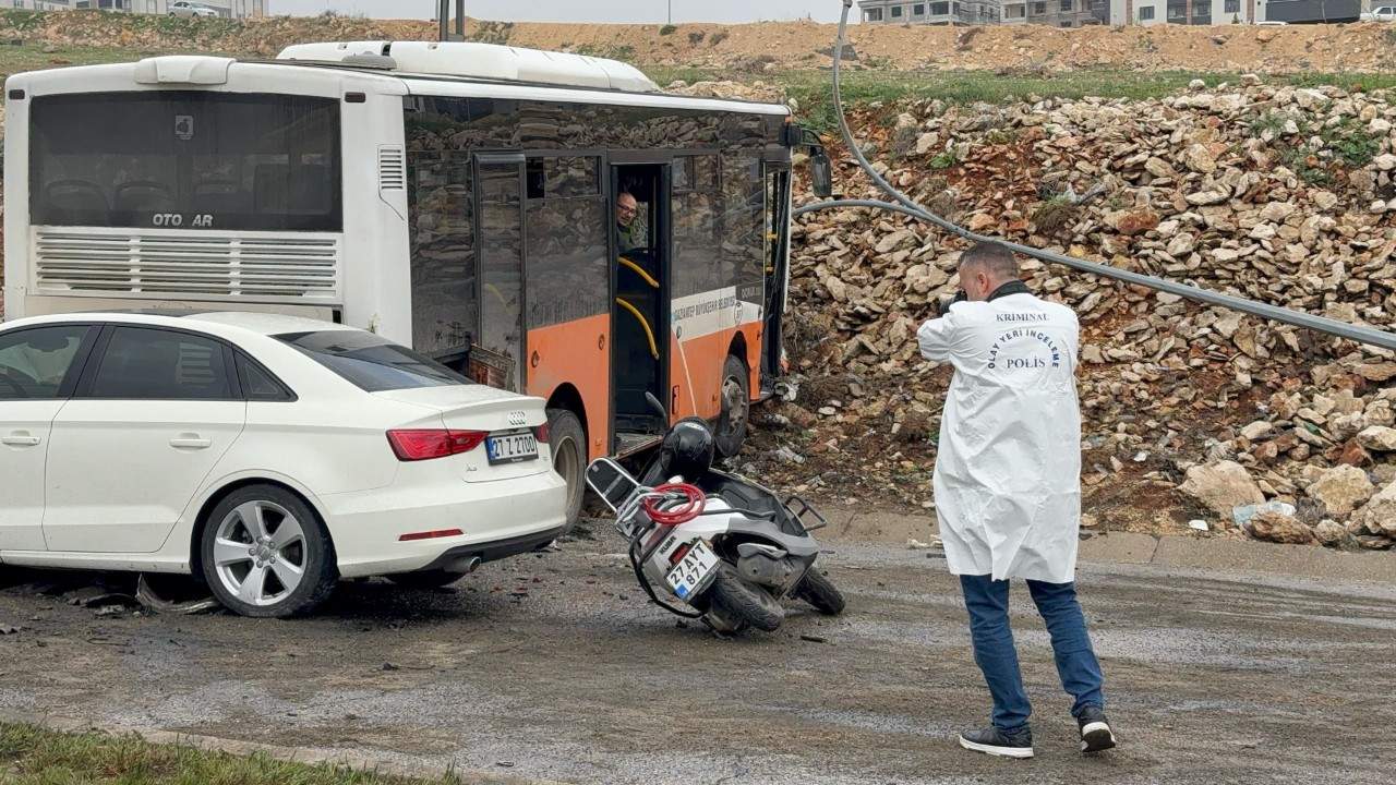 Gaziantep’te Zincirleme Kaza: Otobüs, Otomobiller Ve Motosiklet Çarpıştı