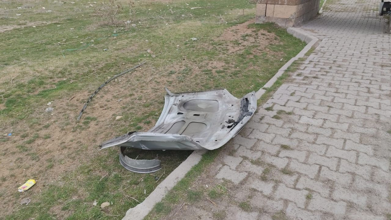 Van’da İlçe Girişinde Korkutan Kaza: 3 Kişi Yaralandı - Sayfa 6