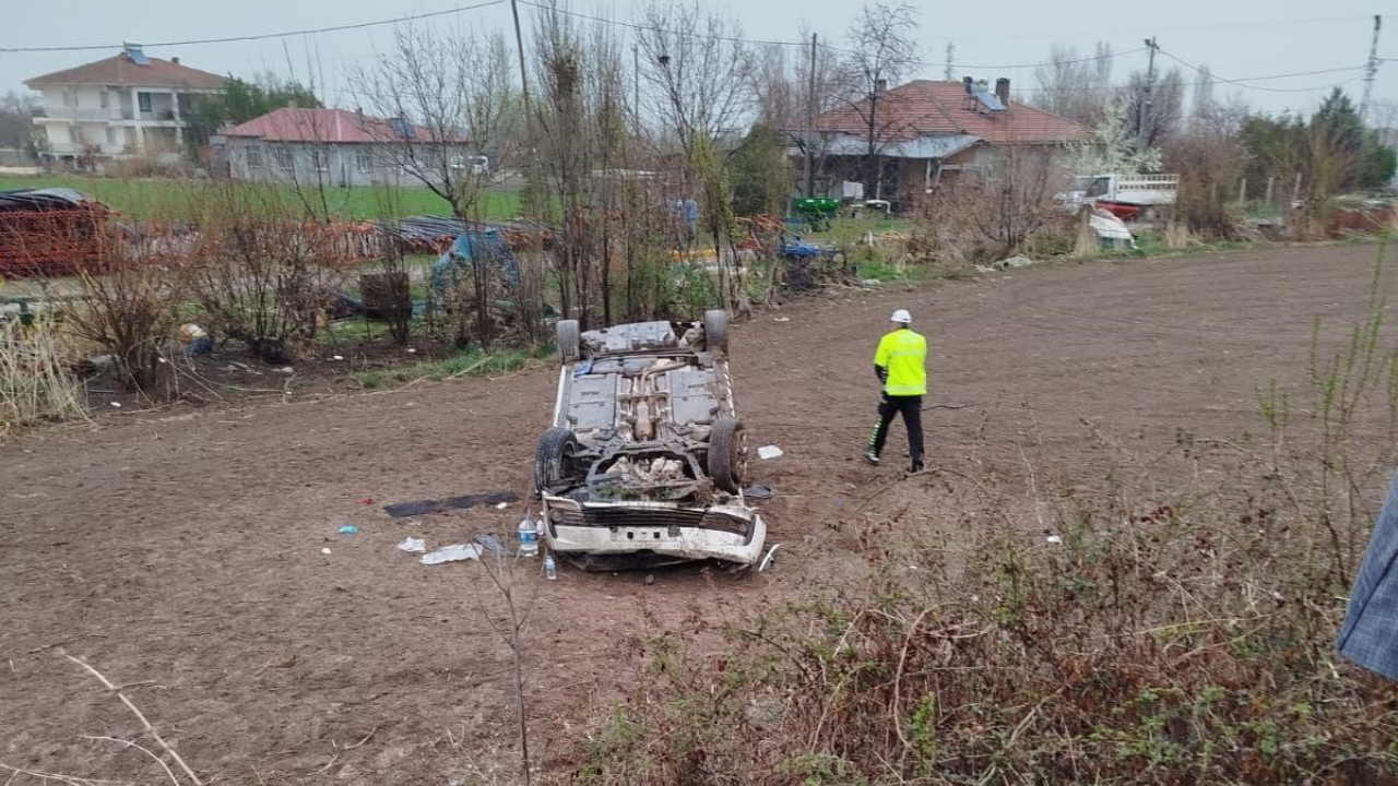 Elazığ’da Feci Kaza: Çarpışan Araç Bahçeye Uçtu, 6 Yaralı