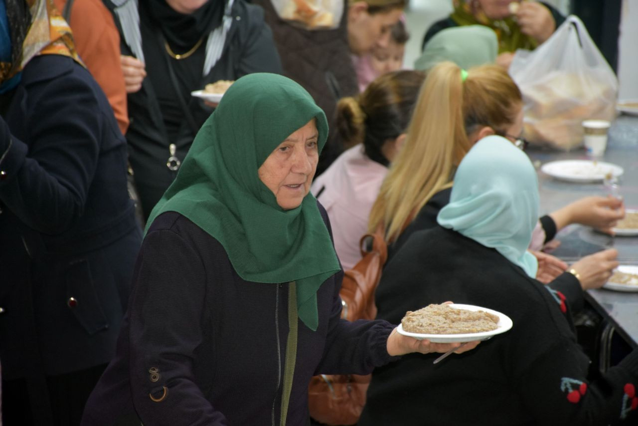 Hendek'te 100 Yıllık Bayram Geleneği: 12 Bin Kişiye Keşkek İkram Edildi! - Sayfa 3