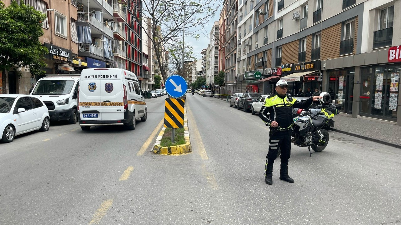 Aydın’da Kaldırıma Bırakılan Şüpheli Paket Fünye İle Patlatıldı