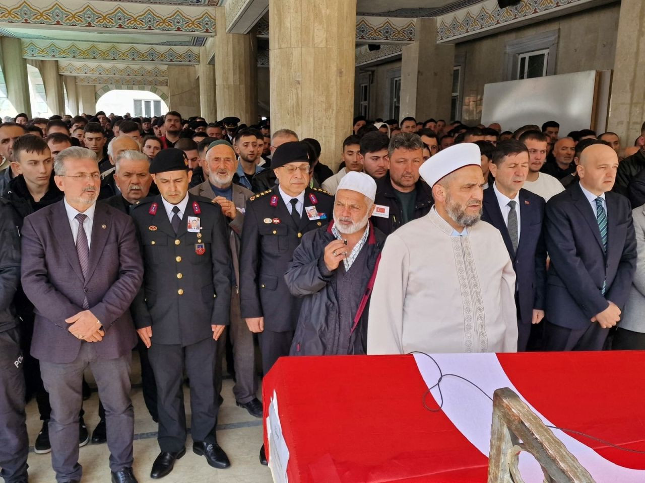 Yürekleri Burkan Acı Veda: Jandarma Uzman Onbaşı Yusuf İslam Arslan Son Yolculuğuna Uğurlandı - Sayfa 6