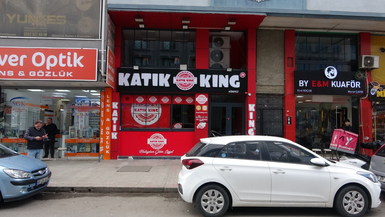 Komşuda tavuk döner skandalı sonrası zehirlenen vatandaşlar isyan etti!