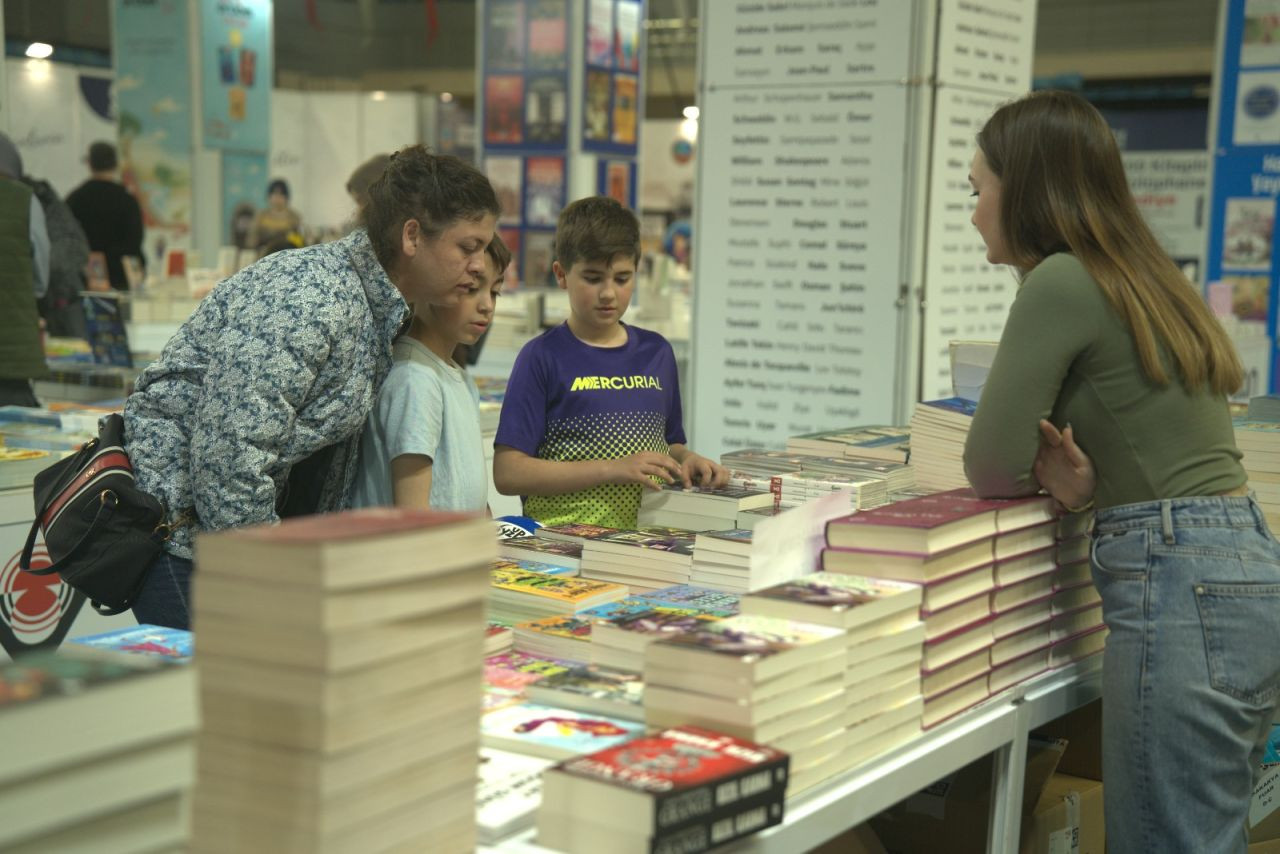 Serdivan 1. Kitap Fuarı Büyük İlgi Gördü: Sakarya’nın En Kapsamlı Kitap Fuarı Renkli Görüntülerle Başladı! - Sayfa 5