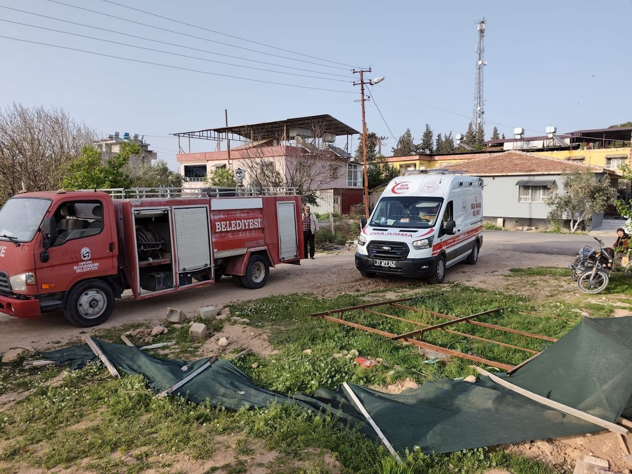Hatay’da Bir Çocuğun Koluna İnşaat Demiri Saplandı! - Sayfa 3